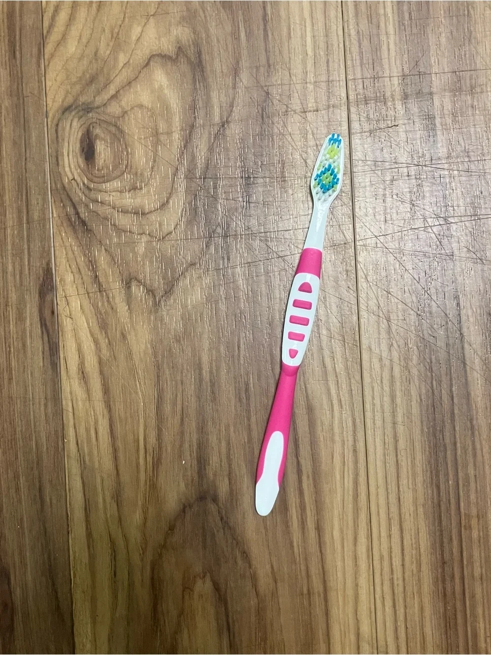 Source Unknown Pink and White Women's Toothbrush